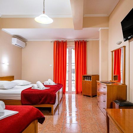 Faros II Hotel Piraeus Exterior photo