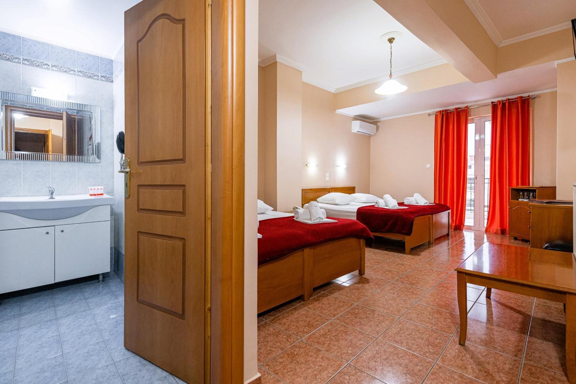 Faros II Hotel Piraeus Exterior photo