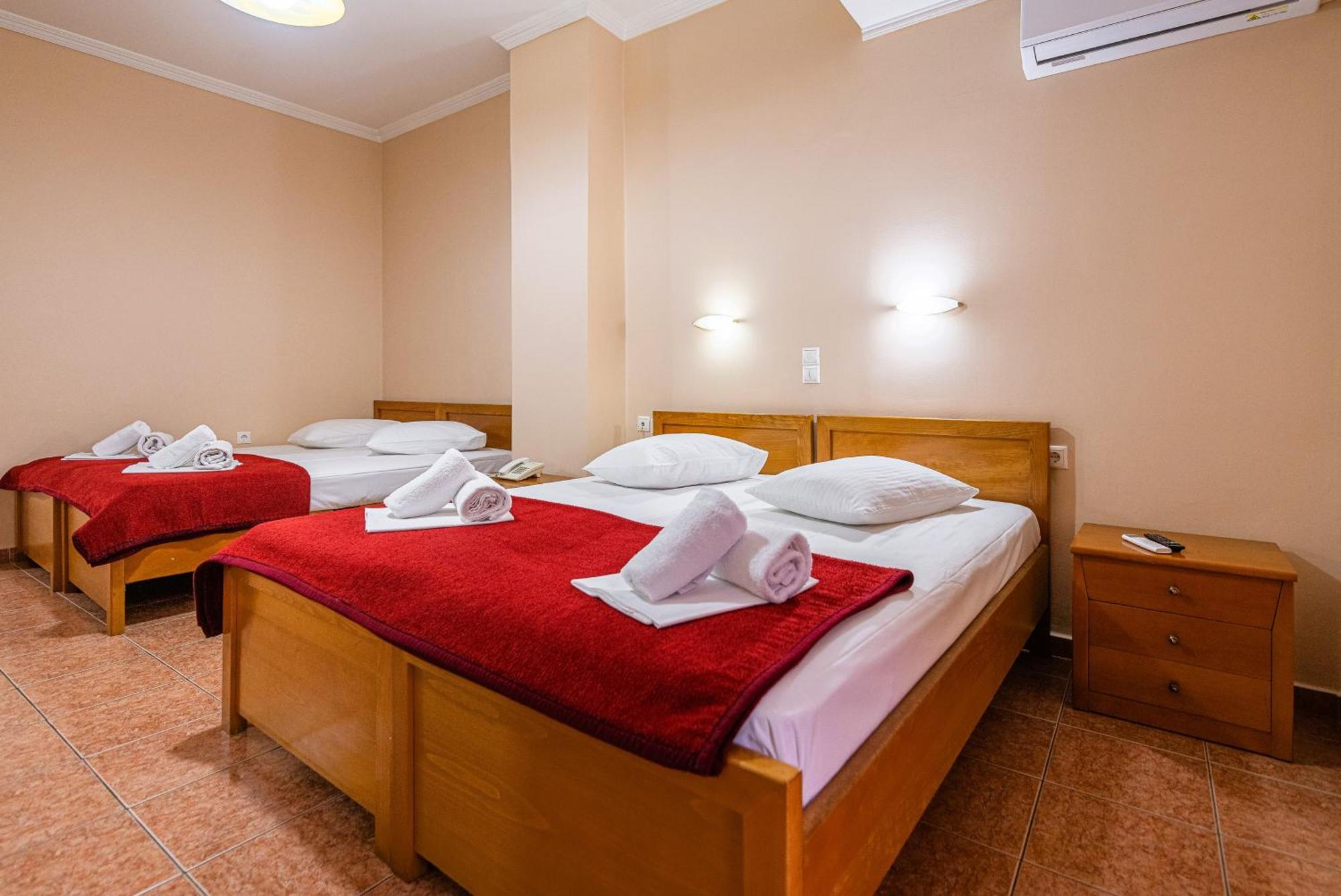 Faros II Hotel Piraeus Exterior photo